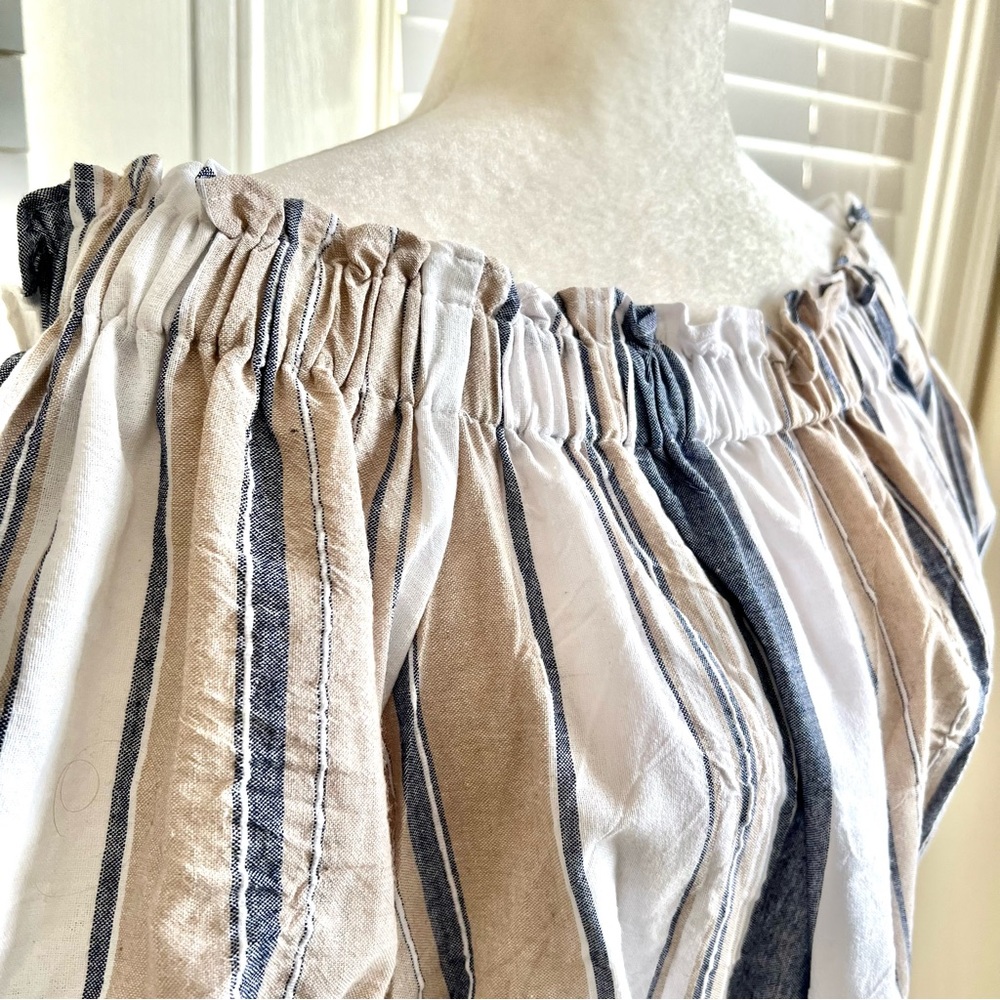 Everly Sz Medium Off The Shoulder Crop Top Blouse Blue and Tan, Puffy Sleeves - Picture 4 of 13